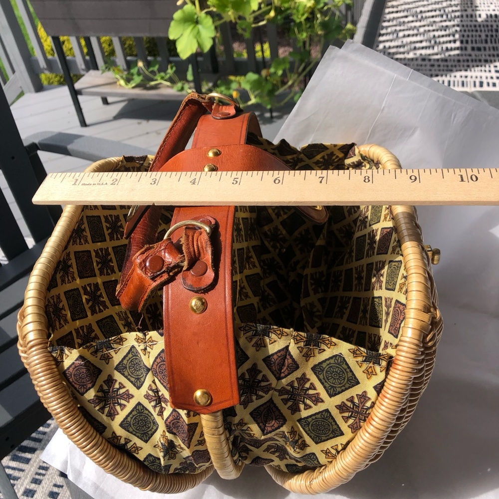 Woven vintage Straw Basket Bag with Brown Leather Trim - Picture 9 of 12